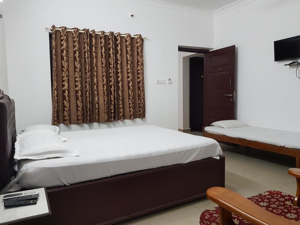 All Seasons Guest House Thiruvananthapuram Buitenkant foto