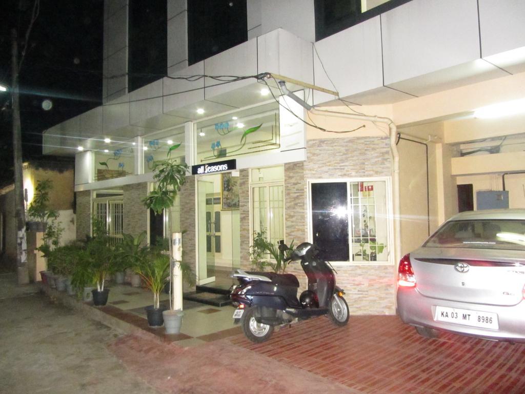 All Seasons Guest House Thiruvananthapuram Buitenkant foto